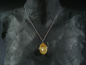 Stone and wire pendant - Lonely Orbit